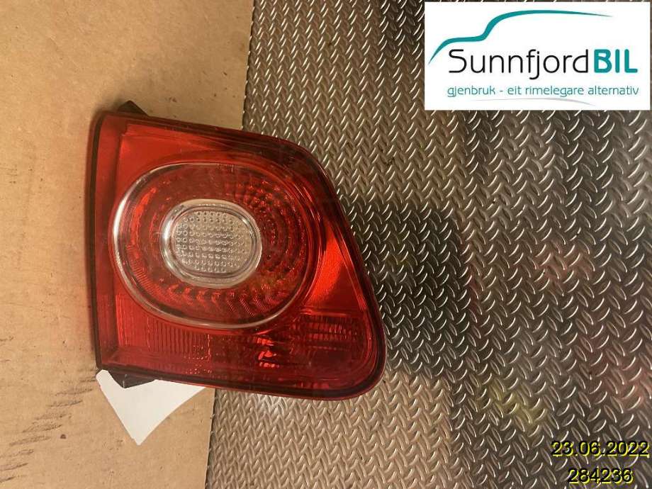 Baklykt venstre indre til VW Tiguan 2007-2011 (Type I, Fase 1)  (VOLKSWAGEN|5N0945093B|)