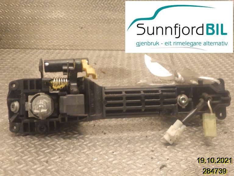 Dørhåndtak utv venstre foran til Suzuki SX4 2009-2013 (Type I, Fase 2)  (SUZUKI|)