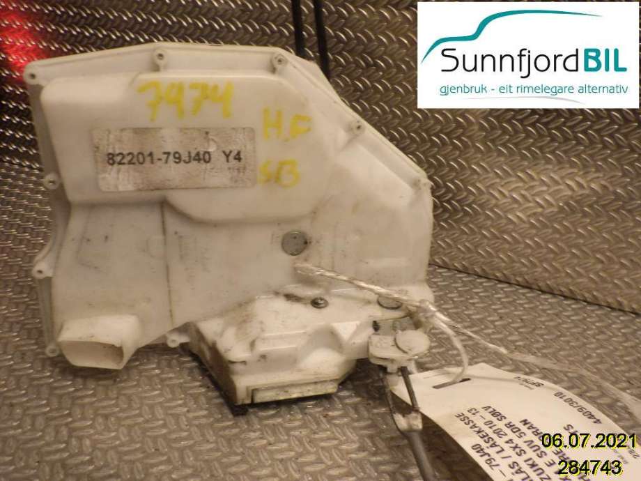 Låsekasse høyre til Suzuki SX4 2009-2013 (Type I, Fase 2)  (SUZUKI|82201-79J40|)
