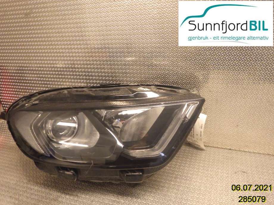Frontlykt høyre halogen til Ford Ecosport, 2016-->>  (FORD|GN1513D154HE)