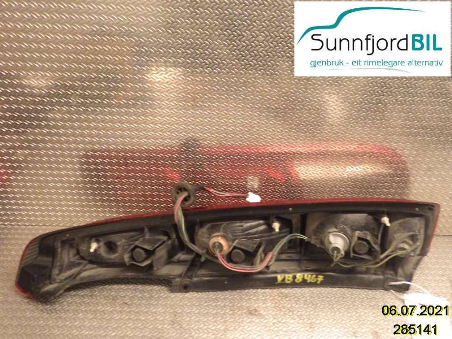 Baklykt venstre til Nissan X-Trail 2002-2007 (T30) (T30) (NISSAN|)