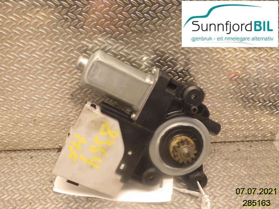 Ruteheis høyre til Ford Kuga 2008-2012 (Type I) (FORD|7M5T14B533CE|942412104|)