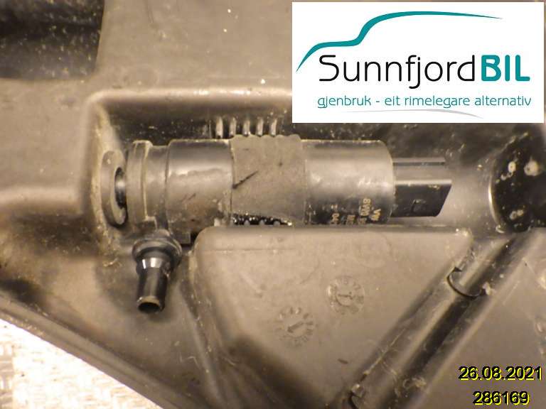 Spylerpumpe foran til Audi A4, Allroad, 2016-->> (Type II) (B9) (B9) (AUDI|8K9955647)