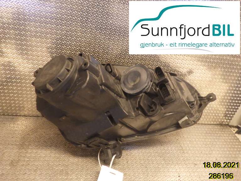 Frontlykt venstre halogen til VW Golf V, Combi 2003-2008  (1K6941005P|)