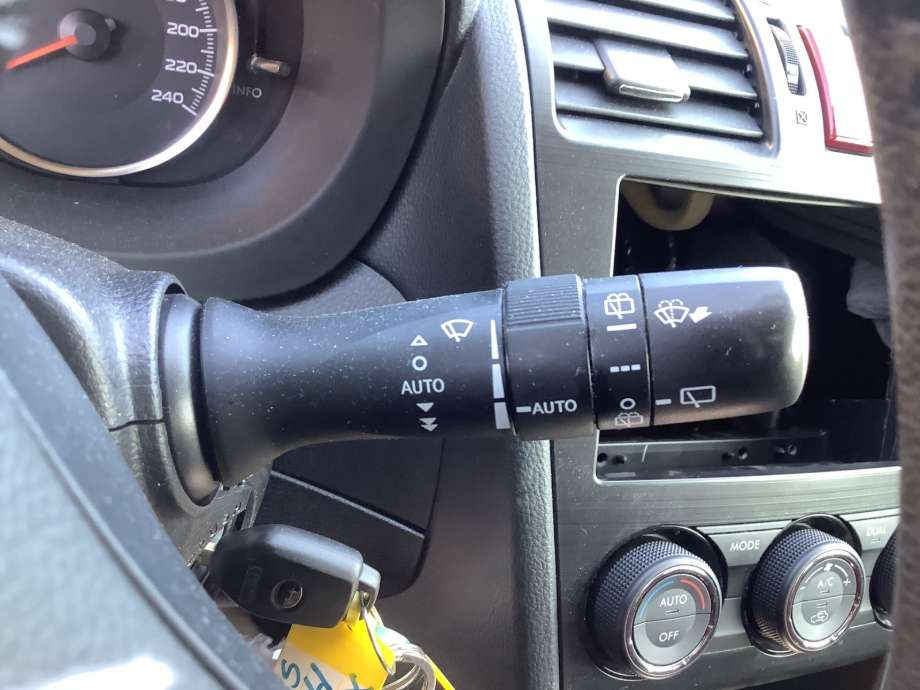Bryter blink til Subaru XV 2012-2017 (Type I)  (SUBARU|83115FJ110|)