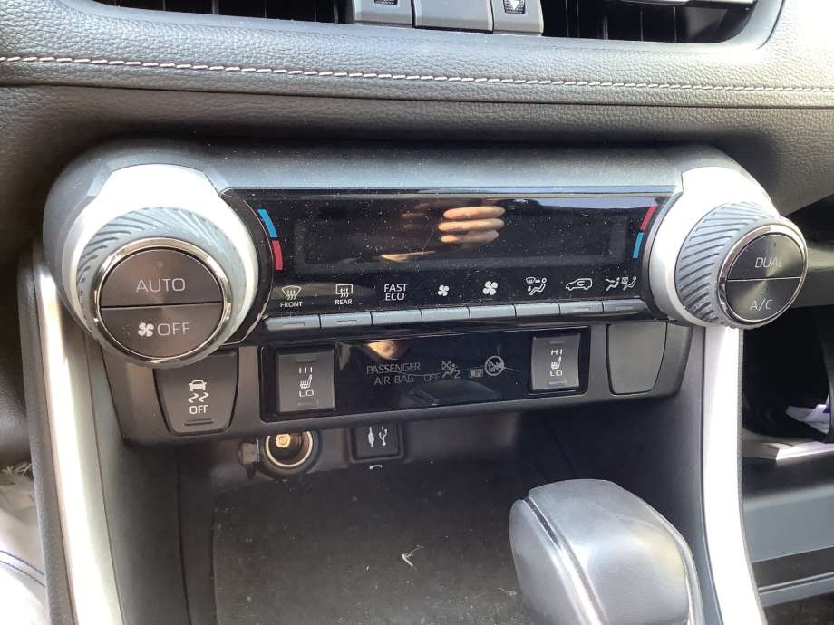 Varmeapparat betjening til Toyota RAV4, 2019-->> (Type V)  (TOYOTA|5590042610)
