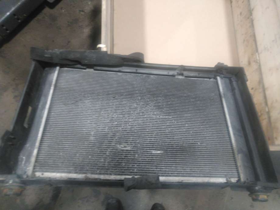 Radiator (automat gir) til Toyota Prius +7, 2012-2020 (Type III) (stasjonsvogn) (stasjonsvogn) (TOYOTA|1640037260)