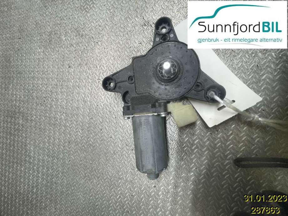 Ruteheis høyre til Mercedes Vito/Viano 2004-2010 (Fase 1) (W639) (W639) (MERCEDES|A0068204742|0130821940|)