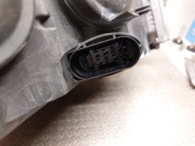 Frontlykt venstre halogen til VW CC 2008-2012 (PASSAT CC) (PASSAT CC) (VOLKSWAGEN|3C8 941 753 C||3C8 941 751 C)
