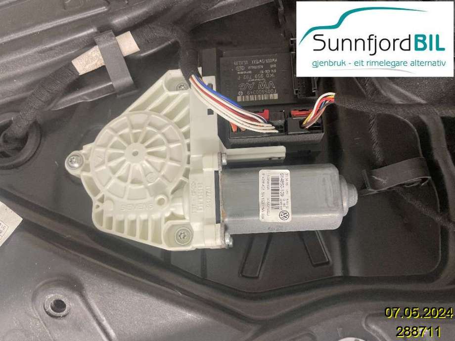 Ruteheis høyre foran til VW CC, 2008-2012 (PASSAT CC) (PASSAT CC) (VOLKSWAGEN|1T0959702L)