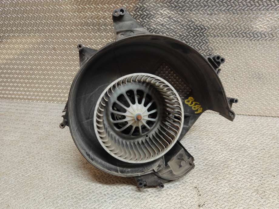 Varmeapparat motor til BMW 5-Serie 2010-2017 (F10/F11) (F10/F11) (BMW|64 11 9 242 607|)