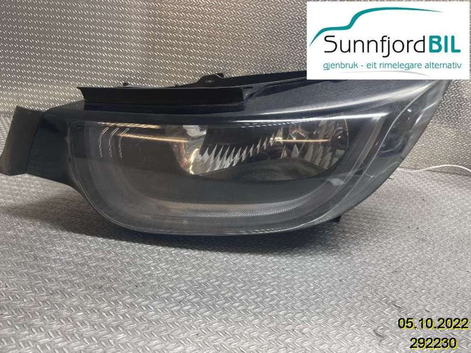 Frontlykt venstre halogen til BMW i3 2013-2022  (BMW|63 11 7 295 669||063.11-7295669-11)
