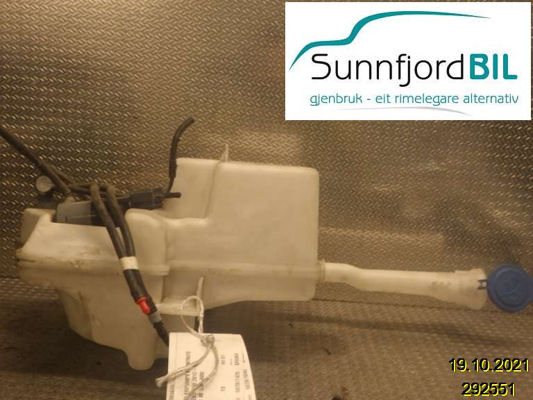 Spylertank til Volvo V40, 2012-2019  (VOLVO|31391615)