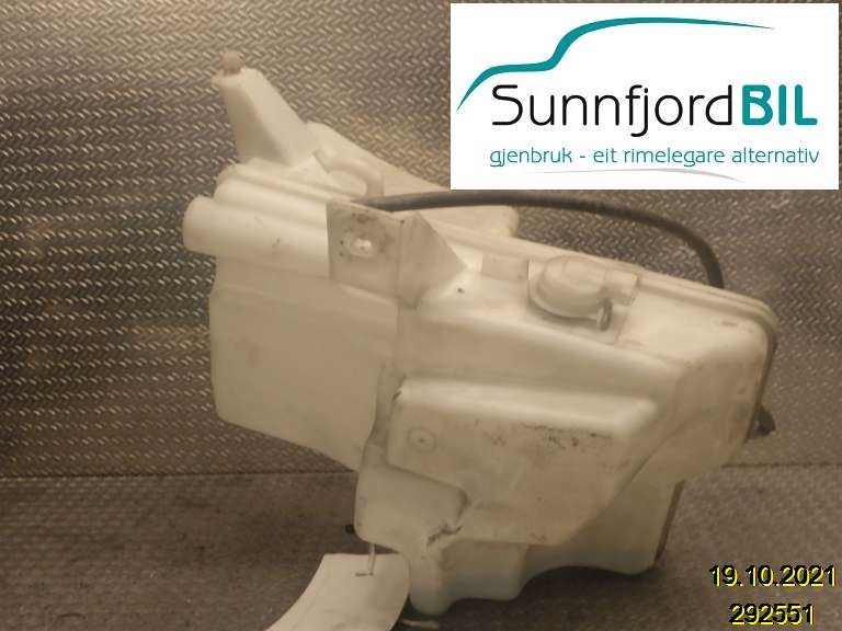 Spylertank til Volvo V40 2012-2019 (VOLVO|31391615|)