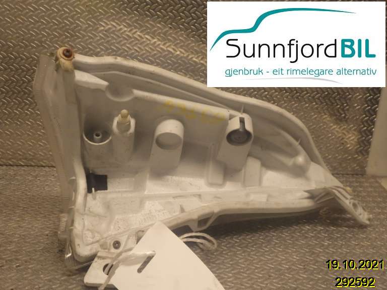 Frontlykt venstre halogen til Nissan Leaf 2011-2017 (Type I)  (NISSAN|261853NA0B|)