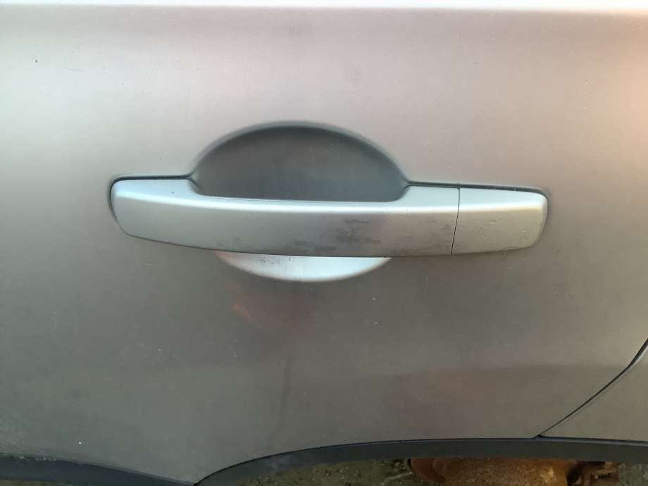 Dørhåndtak utv venstre bak til Nissan Qashqai, 2007-2010 (Type I, Fase 1)  (NISSAN|80611EB300)