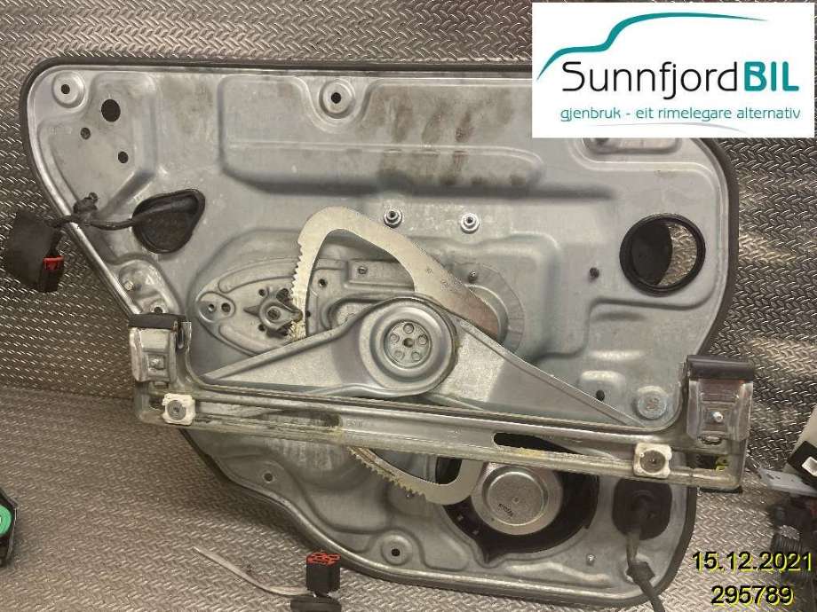 Ruteheis til Volvo V50 2004-2007 (Fase 1) (VOLVO|1143035|)