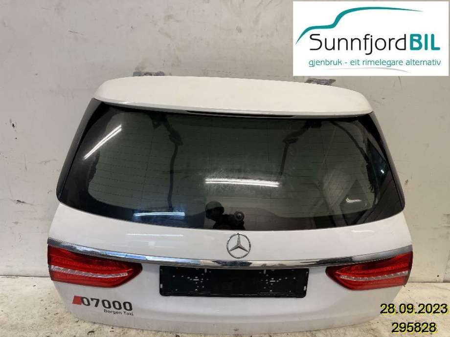 Bakluke til Mercedes E-Klasse 2016-2023 (W213) (W213) (MERCEDES|A2137400105|)