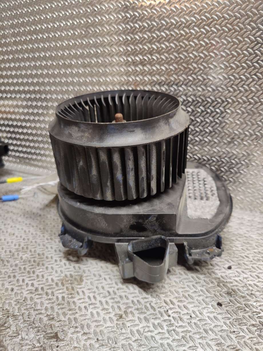 Varmeapparat motor til Mercedes B-Klasse 2011-2018 (W246) (W246) (MERCEDES|A2469061601|CZ116360-0756)