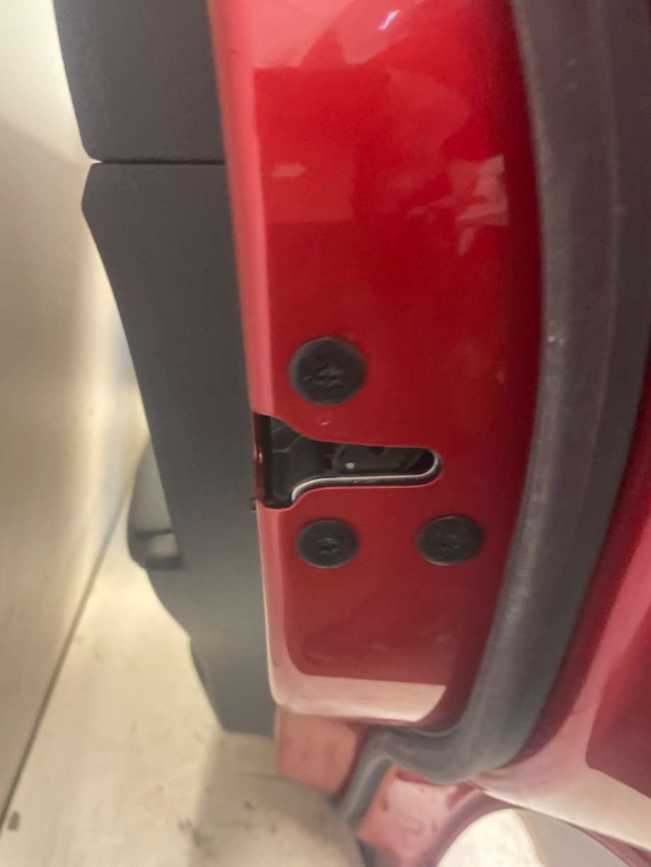 Låsekasse høyre bak til MG ZS EV, 2019-2021 (Type I, Fase 1)  (10297708)