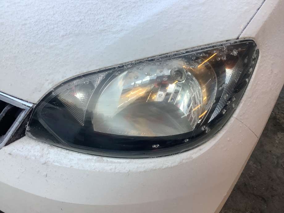 Frontlykt venstre halogen til Škoda Citigo 2012-2019 (SKODA|1ST 941 015 D|)