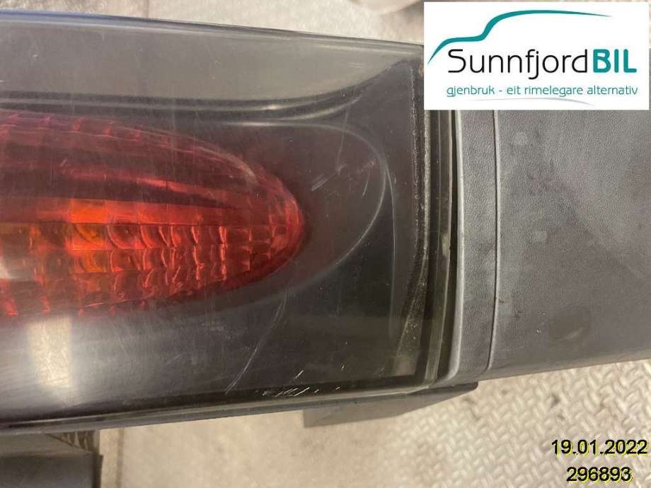 Baklykt høyre til Nissan Primastar 2001-2006  (NISSAN|2655000QAL|)