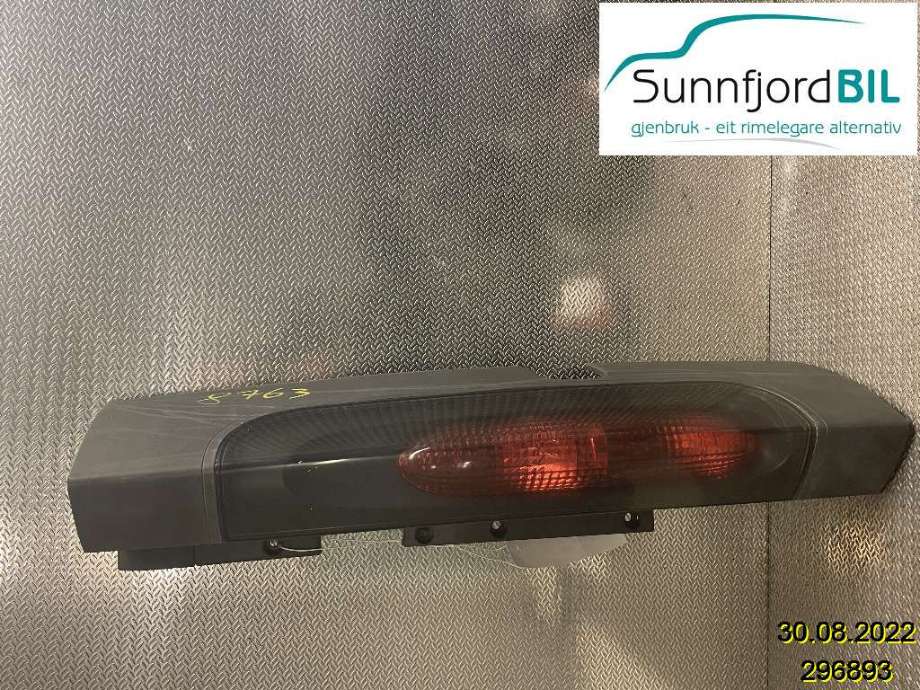 Baklykt høyre til Nissan Primastar 2001-2006  (NISSAN|2655000QAL|)