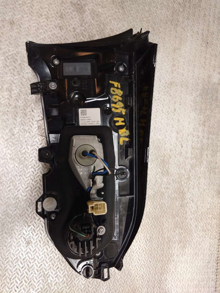 Baklykt høyre indre til Toyota RAV4 2019-->> (Type V)  (TOYOTA|81581-42151|8158142151|)