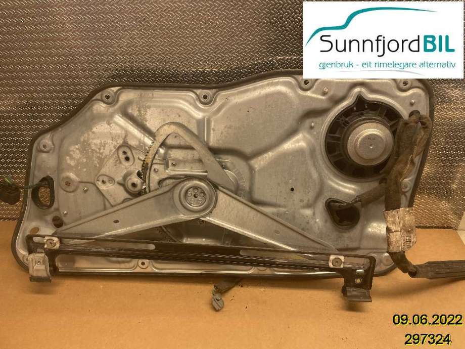 Ruteheis til Volvo V70, 2007-2013 (Type III, Fase 1)  (VOLVO|30784509)
