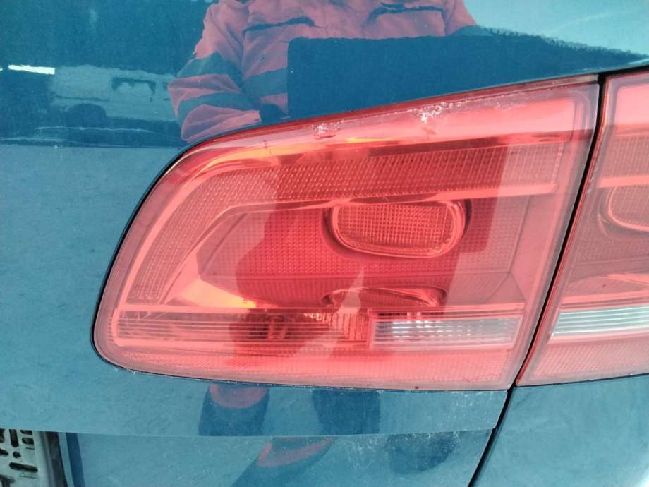 Baklykt høyre indre til VW Touran, 2010-2015 (Type I, Fase 3)  (VOLKSWAGEN|1T0945094A)
