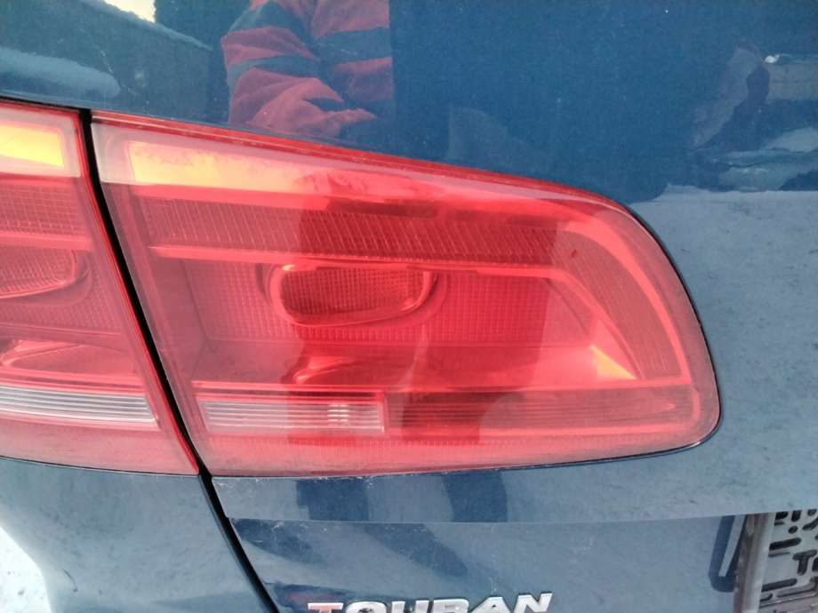 Baklykt venstre indre til VW Touran, 2010-2015 (Type I, Fase 3)  (VOLKSWAGEN|1T0945093)