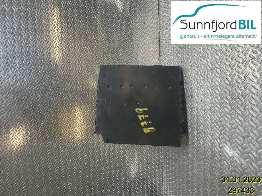 Sikringsboks til VW Touran, 2010-2015 (Type I, Fase 3)  (VOLKSWAGEN|5K0937087AB)