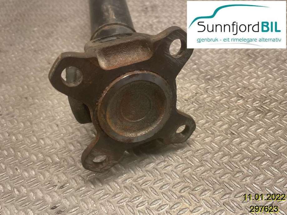 Mellomaksel fremre til BMW X3 2003-2006 (Fase 1) (E83) (E83) (BMW|26 20 3 423 931|)