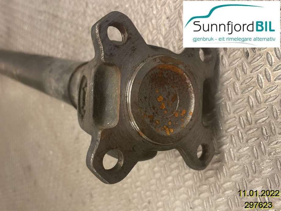 Mellomaksel fremre til BMW X3 2003-2006 (Fase 1) (E83) (E83) (BMW|26 20 3 423 931|)