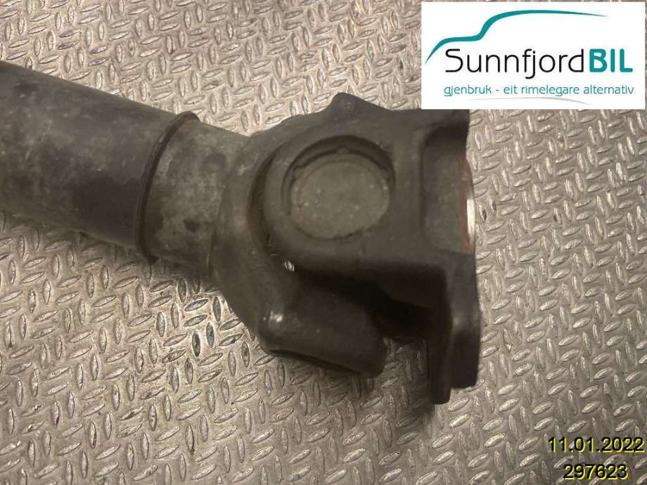 Mellomaksel fremre til BMW X3 2003-2006 (Fase 1) (E83) (E83) (BMW|26 20 3 423 931|)