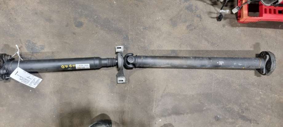 Mellomaksel til Mercedes GLK 2008-2015 (X204) (X204) (MERCEDES|A 204 410 68 06|A2044106806|)