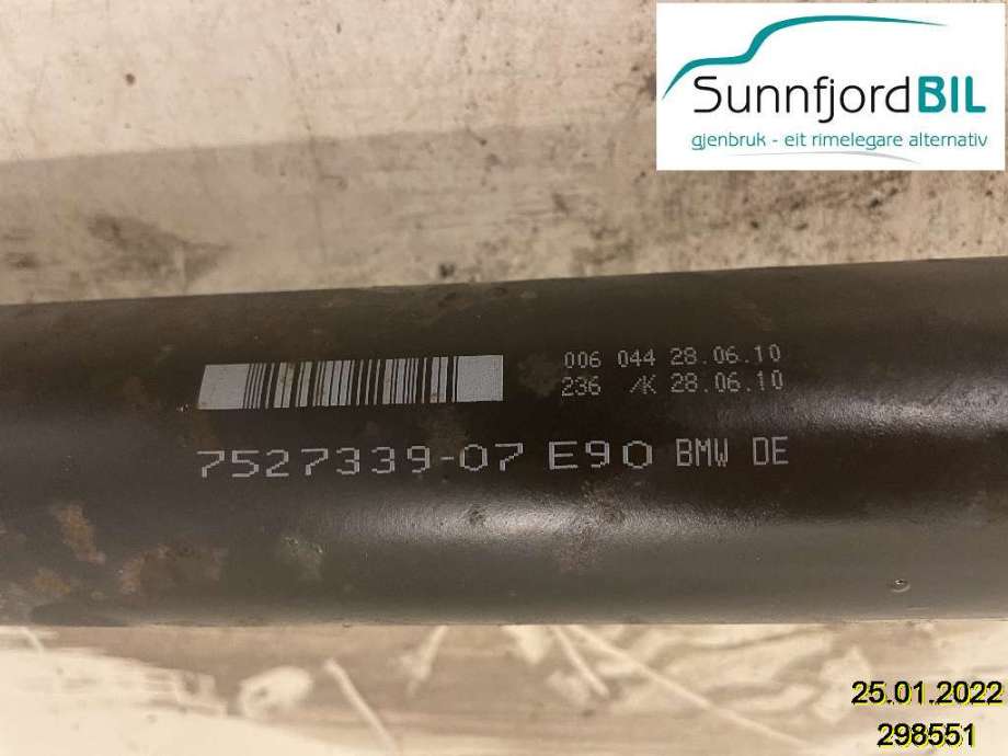 Mellomaksel til BMW 3-Serie 2005-2011 (E90/E91/E92/E93) (E90/E91/E92/E93) (BMW|26 10 7 527 339|)