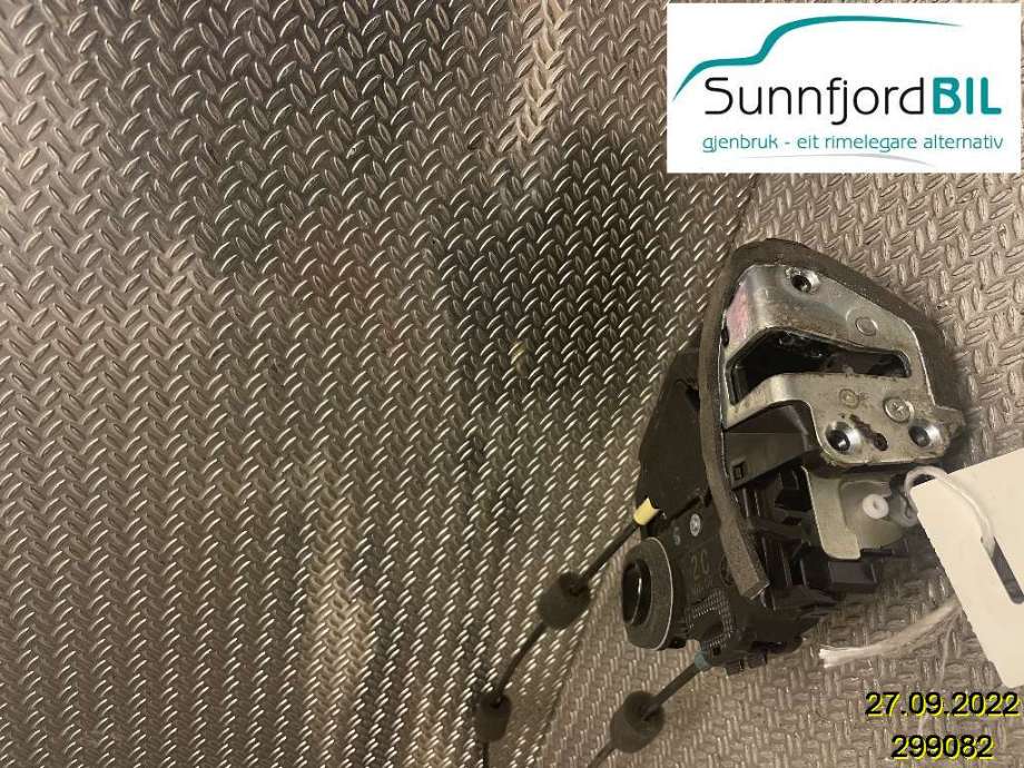Låsekasse høyre til Toyota RAV4 2006-2009 (Type III, Fase 1)  (TOYOTA|6905042020|)