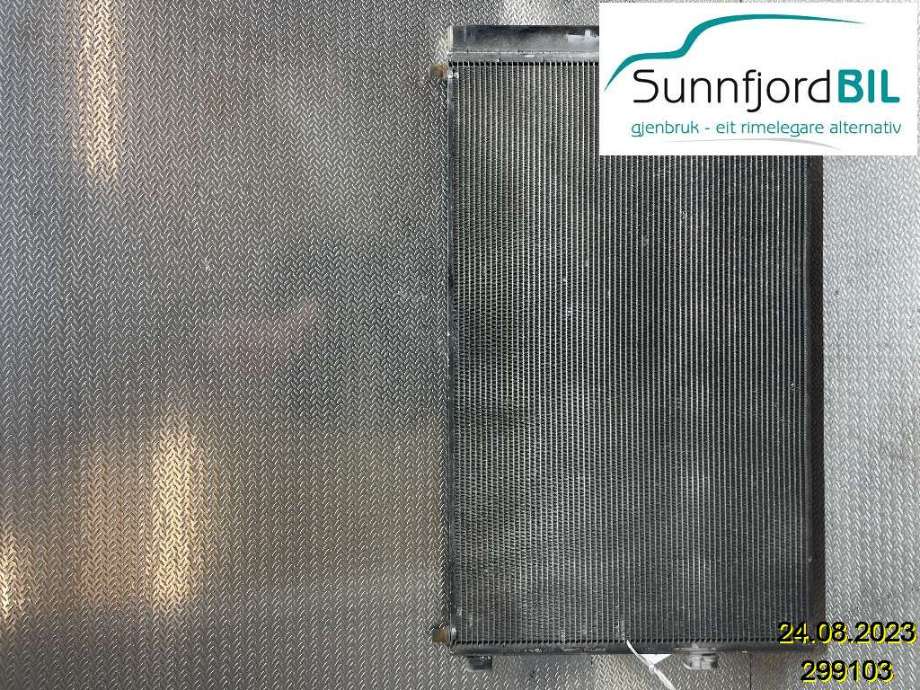 Aircondition radiator til Toyota RAV4 2006-2009 (Type III, Fase 1)  (TOYOTA|8846042100|)