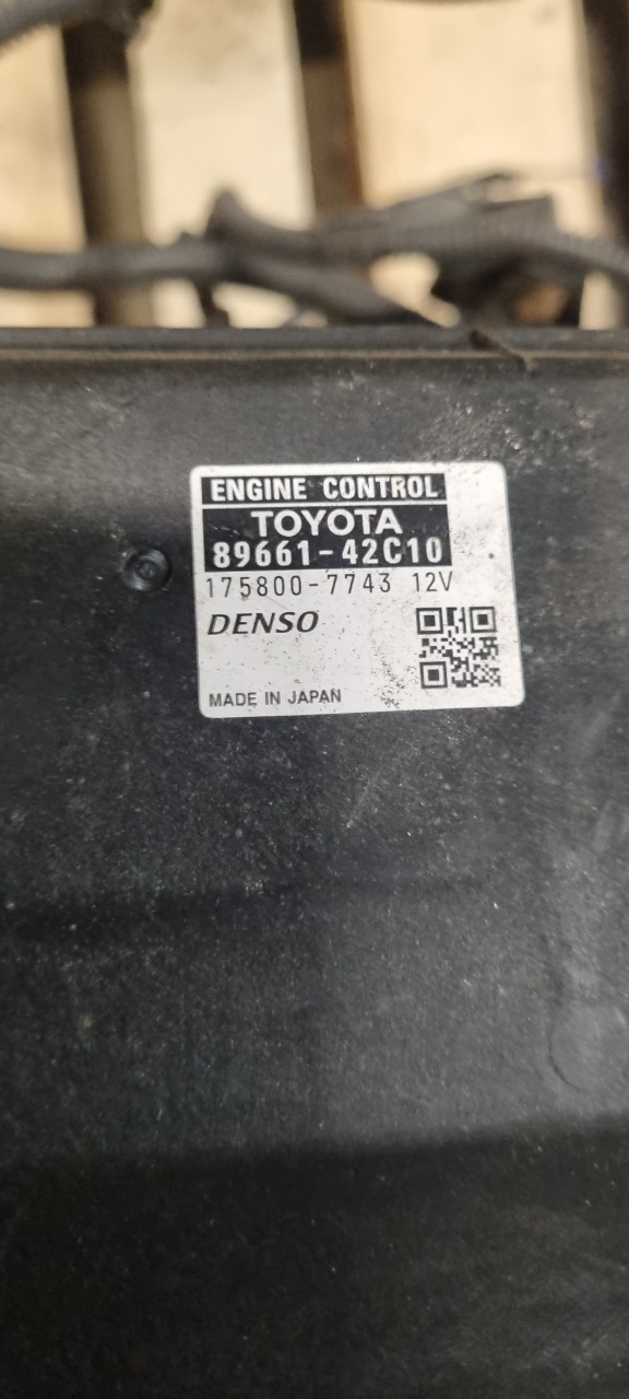 Styreenhet motor til Toyota RAV4 2006-2009 (Type III, Fase 1)  (TOYOTA|8966142C10|)