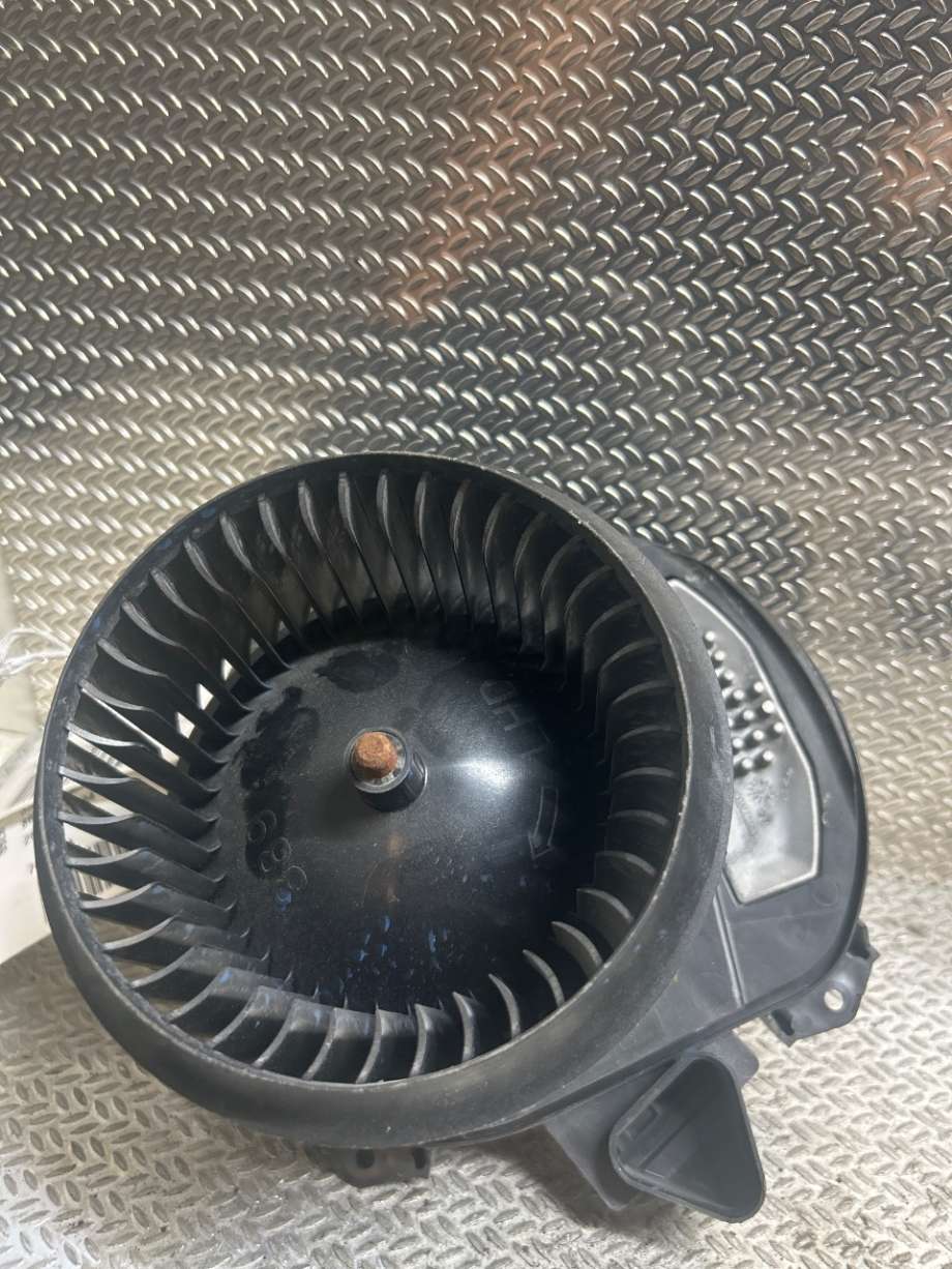 Varmeapparat motor til Mercedes B-Klasse, 2011-2018 (W246) (W246) (MERCEDES|A2469061601)