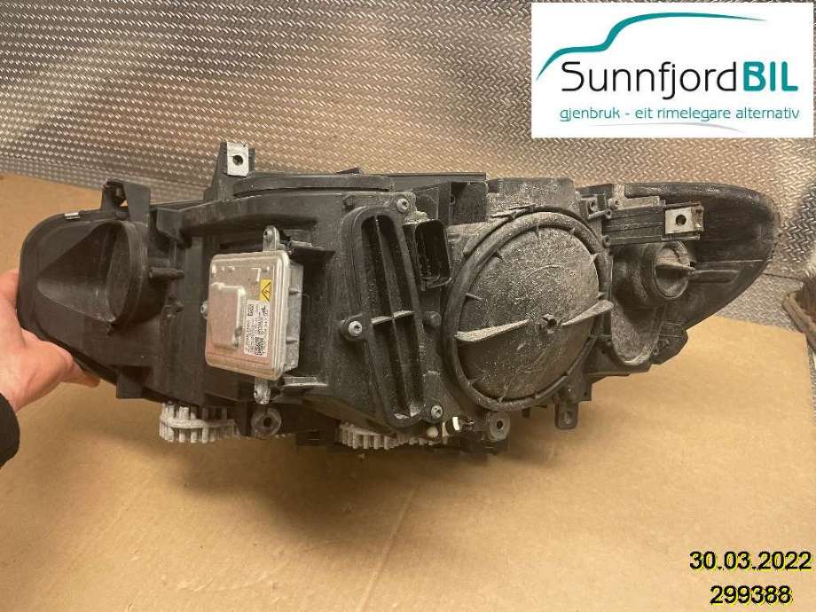 Frontlykt høyre xenon til BMW 4-Serie 2013-2020 (F32/F33/F36) (F32/F33/F36) (BMW|63117377844|63 11 7 377 844|)