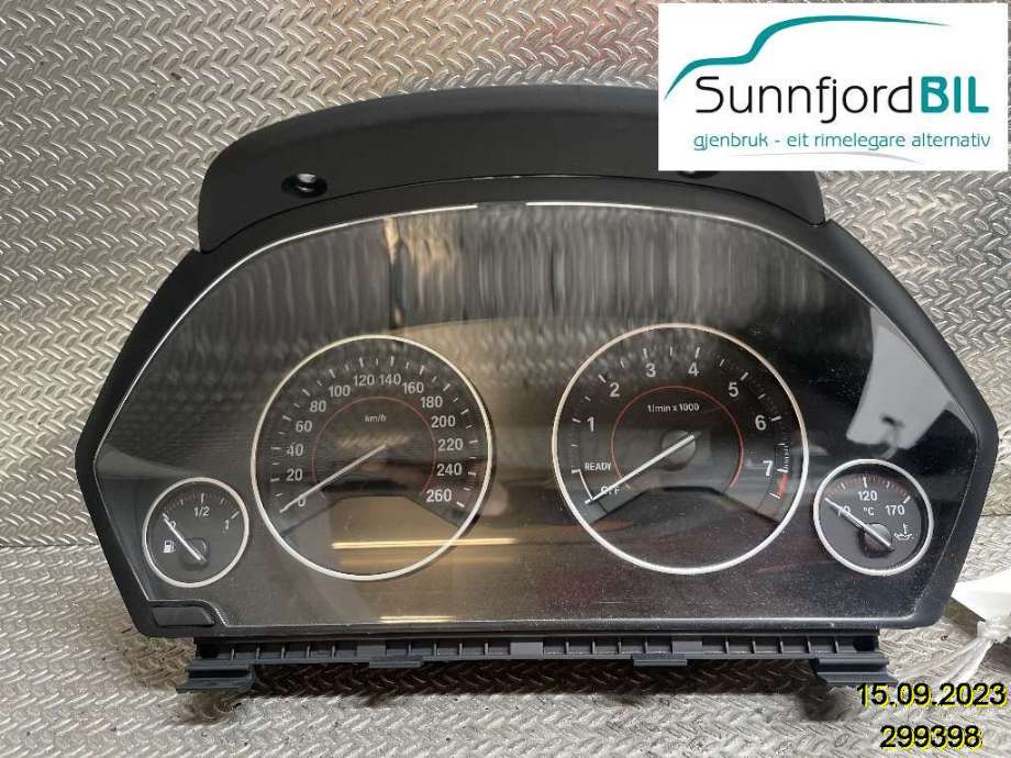 Instrumentpanel til BMW 4-Serie 2013-2020 (F32/F33/F36) (F32/F33/F36) (BMW|62105A03A30|937998101|9232895)