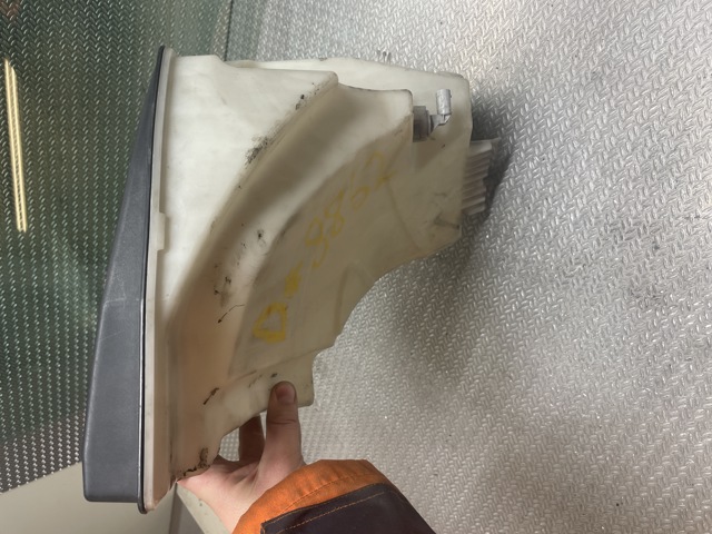 Spylertank til BMW X3 2003-2006 (Fase 1) (E83) (E83) (BMW|)