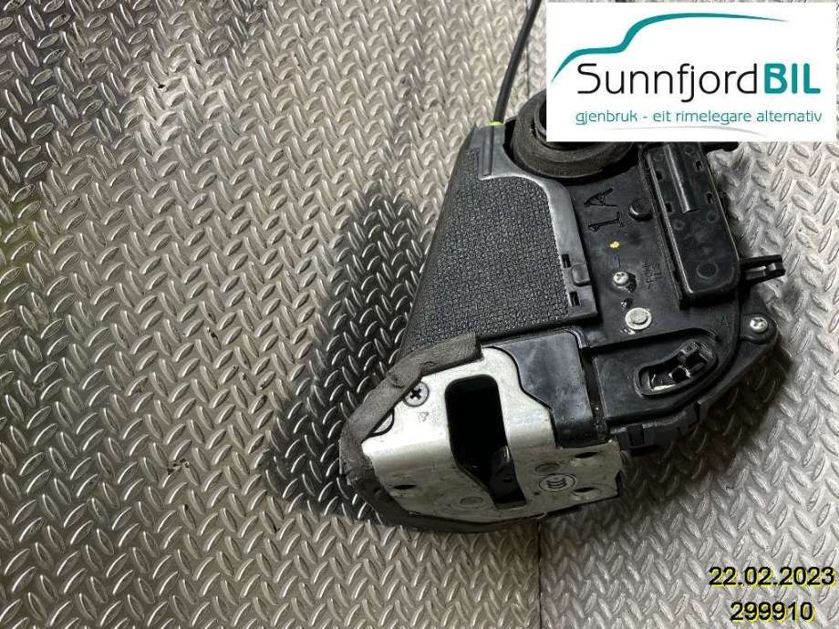 Låsekasse venstre til Toyota Prius 2004-2009 (Type II) (COMBI) (COMBI) (TOYOTA|6904047081|)