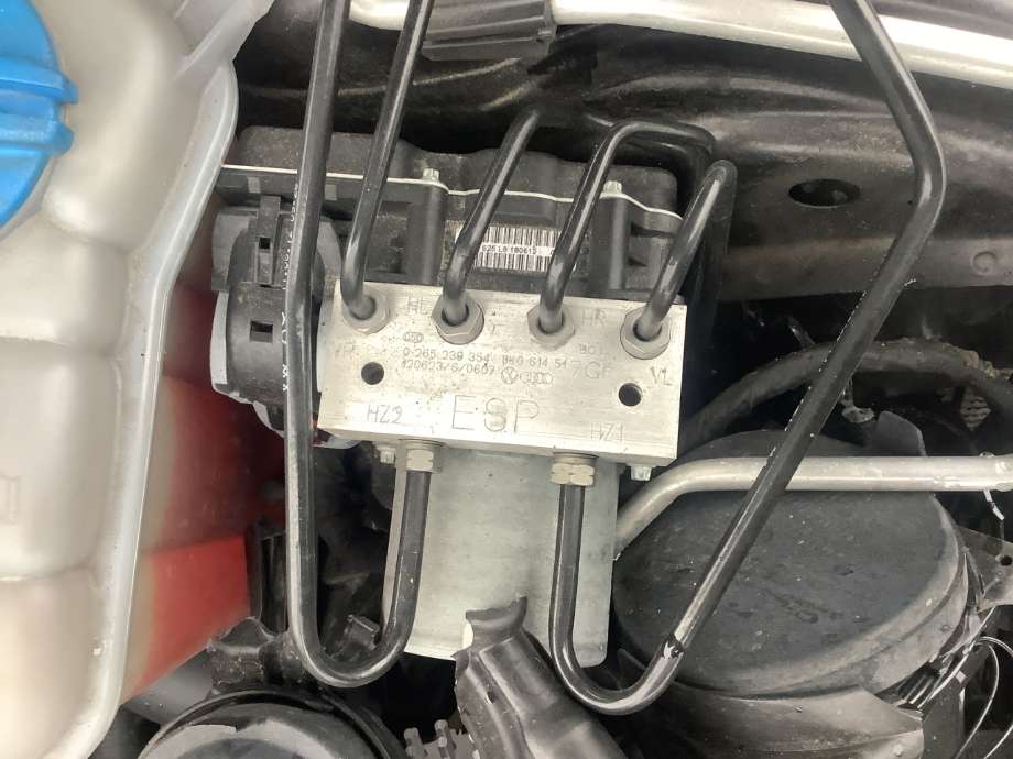 ABS sentral til Audi A4, 2007-2014 (Type IV) (B8) (B8) (AUDI|8K0 614 517 GG)