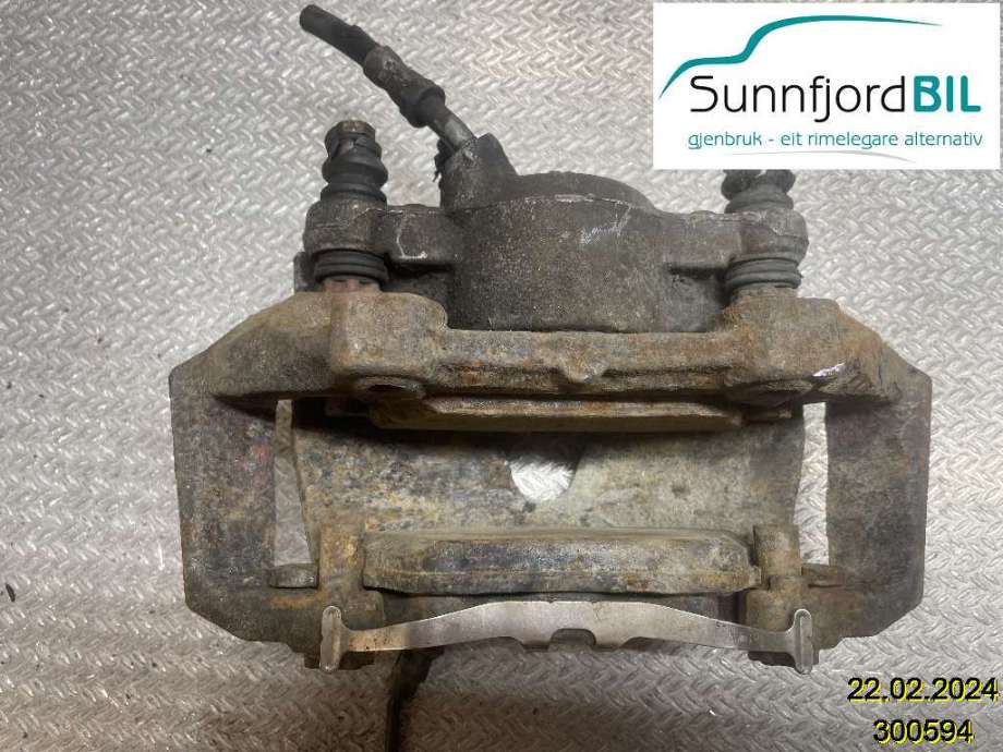 Bremsecaliper høyre foran til Mercedes E-Klasse, 2013-2016 (Fase 2) (W212) (W212) (MERCEDES|A 204 421 38 81)