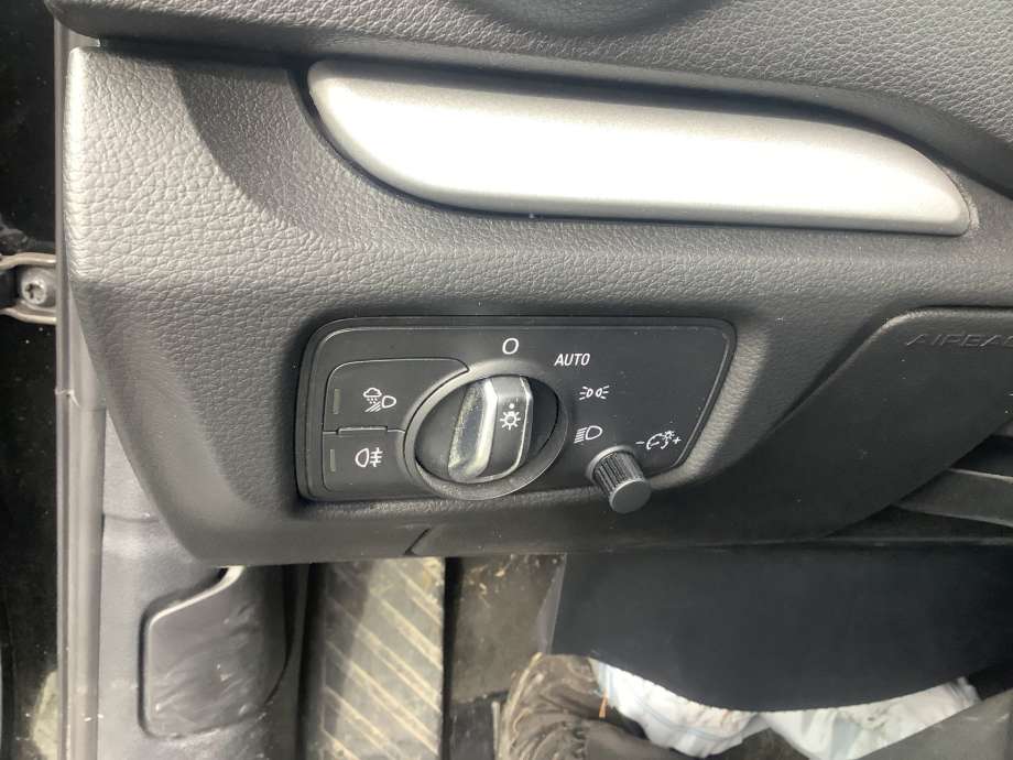 Bryter lys til Audi A3, 2016-2020 (Type III, Fase 2)  (AUDI|8V0941531AA)