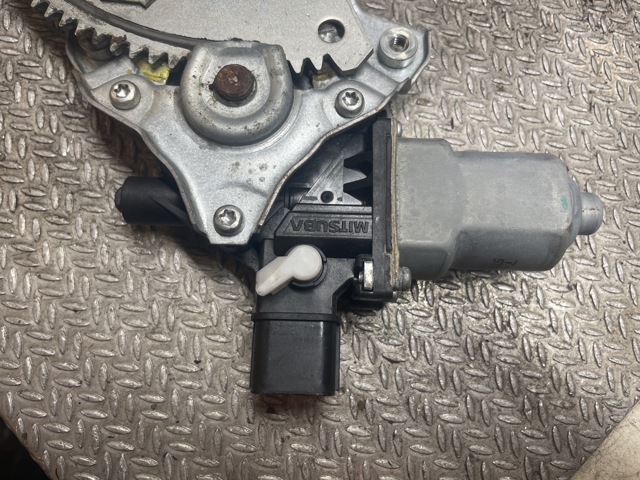 Ruteheis høyre til Mitsubishi ASX 2010-2019  (MITSUBISHI|5713A258|)
