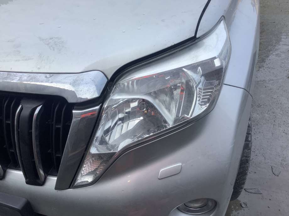Frontlykt venstre halogen til Toyota Land Cruiser 150, 2014-->> (Fase 2)  (TOYOTA|8117060J00)